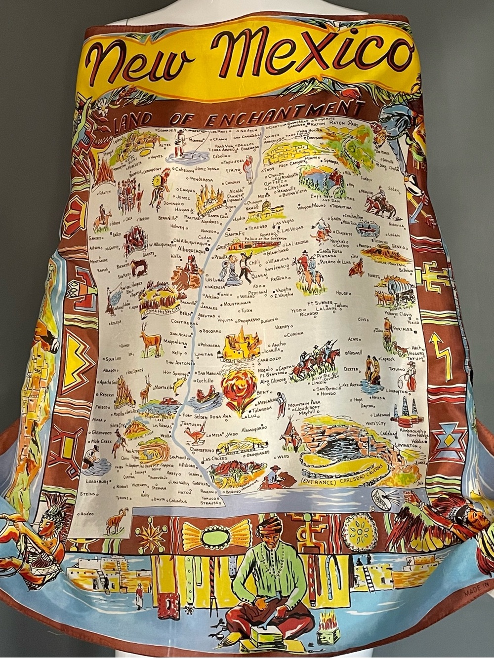 Delightful Vintage 50s New Mexico Souvenir Scarf 27 In Sq Good Condition